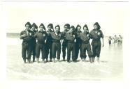 Retrato de grupo dos homens do Rancho Folclórico dos Pescadores da Costa de Caparica.