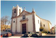 Fachada do edifício da Igreja de Santiago.