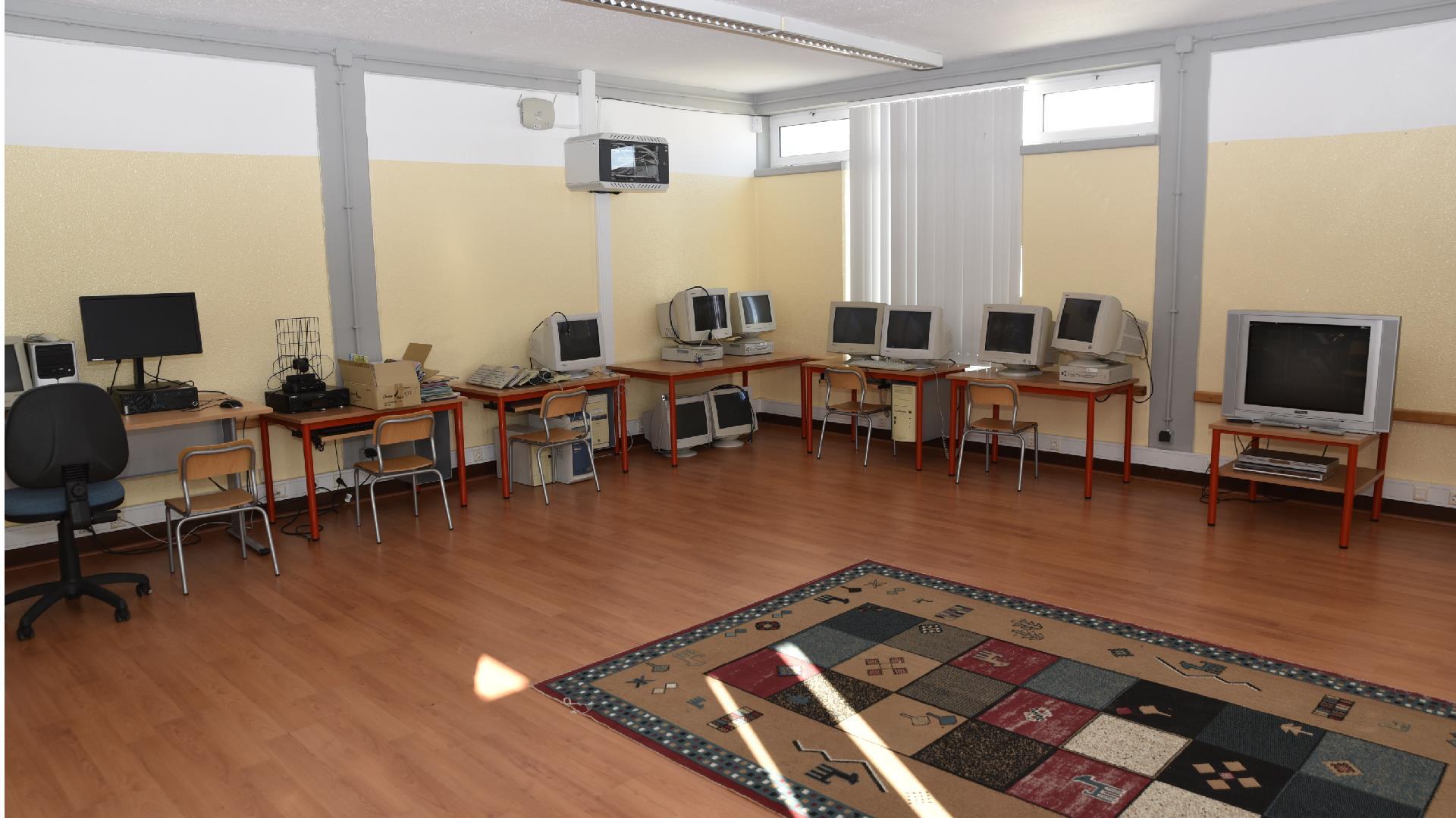 Escola Básica Maria Adelaide Silva